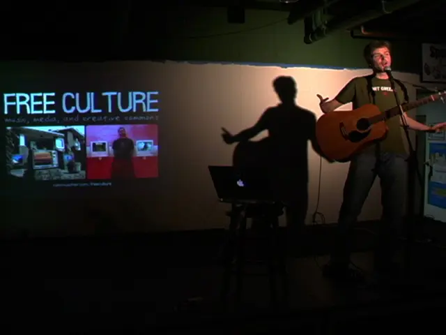 Ideologia Trasformata: Iperprogressivismo Risolve Casualmente La Società