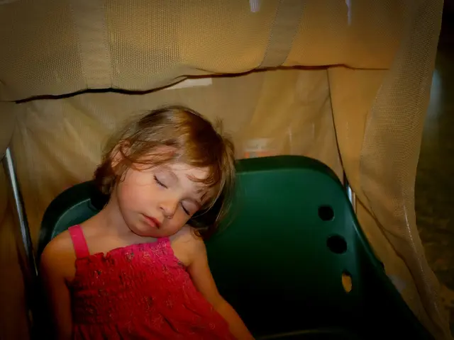 Trasformare l'aspetto da giorno a notte: abbinare i vestiti delle bambine con i comodi set di...