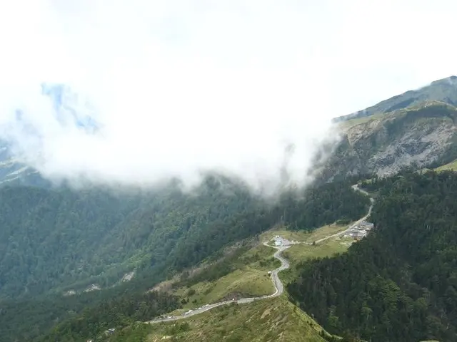 Scalatore bloccato su picchi superano 7.000 metri d'altezza con una frattura