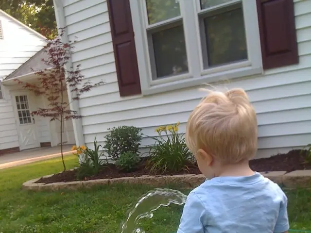 Proprietario di casa fa fronte a richiesta di riparazione della bici danneggiata del figlio del...