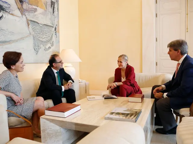 Gli uomini anziani tendono a manifestare certi comportamenti in casa quando perdono interessamento...