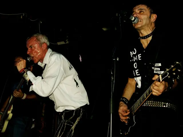 Artisti di musica country Miranda Lambert e Chris Stapleton collaborano alla canzone intitolata "A Song To Sing"