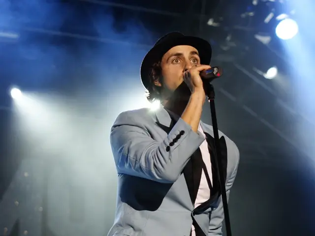 Immagini della superficie del parto di Priscilla Ojo con il coniuge Juma Jux