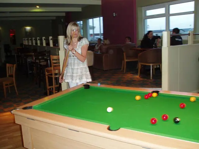 Reanne Evans, detentrice del titolo mondiale di snooker per dodici volte, si aggiudica la vittoria...