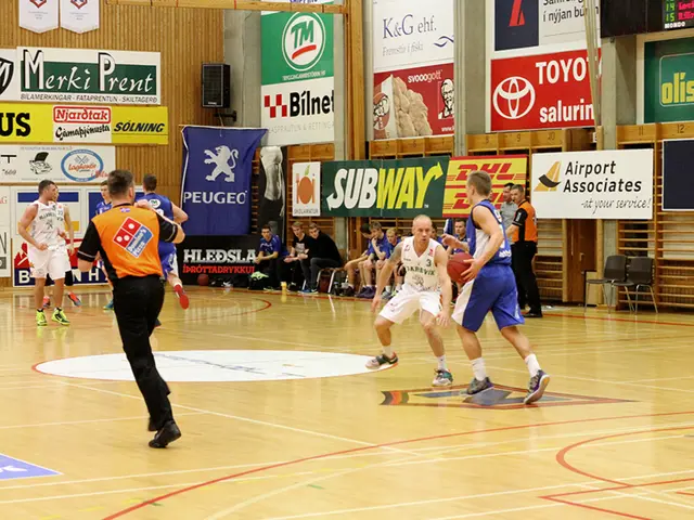 Sparatoria durante una partita di basket nel Bronx che ha lasciato un morto e quattro feriti,...