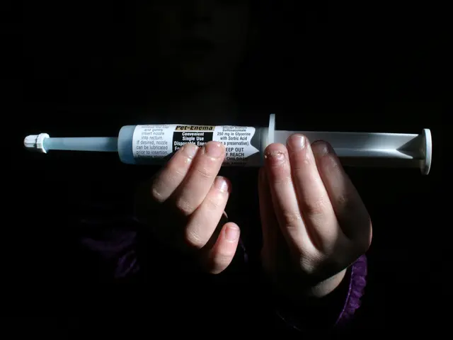 Macchie sulla mano di Trump: Dichiarazione Commissionata dalla Casa Bianca