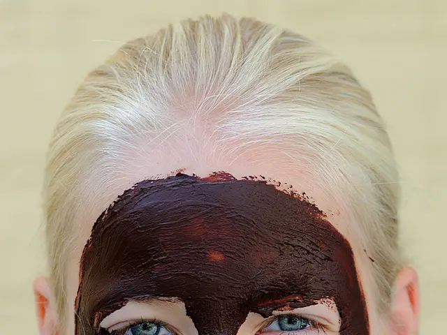 Acido Azelaico in Gel: Dosaggio, Effetti Collaterali Potenziali, Applicazioni, Prezzo e Altre...