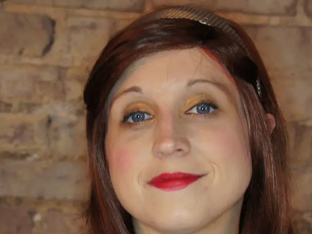 Stili di Permanenti Variabili in Lunghezza e Tessitura dei Capelli