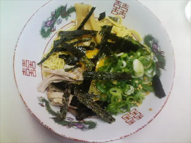 Rinuncia al takeout stasera e scegli la ricetta di pad Thai salutare di Em The Nutritionist invece.