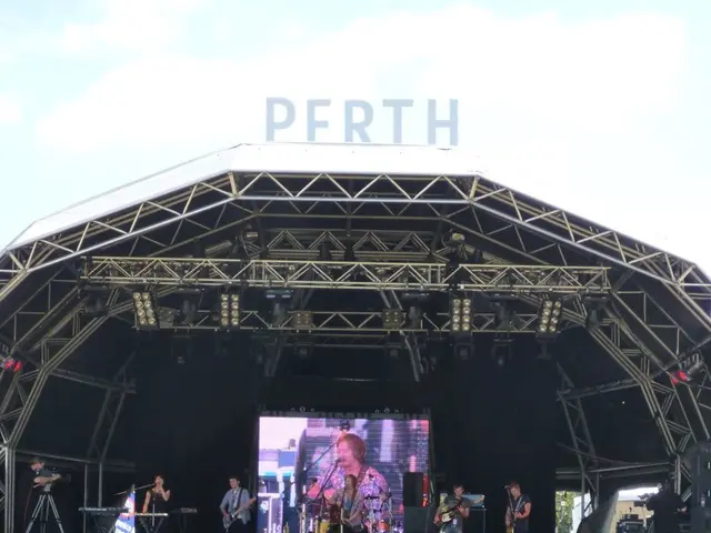 Vincete biglietti VIP esclusivi per due al concerto di Kylie Minogue all'O2 di Londra, insieme a una selezione di prodotti per la cura dei capelli, cortesia di Goldwell.