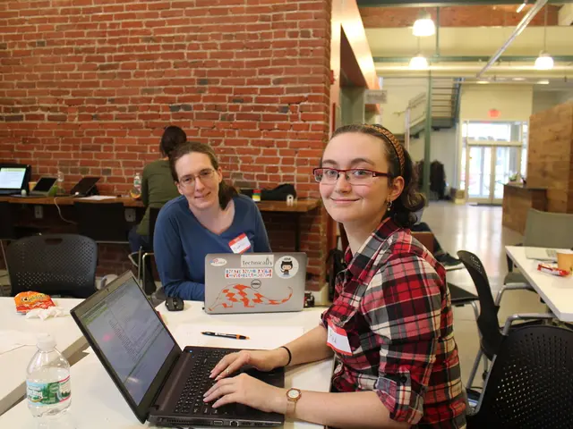 Gli Houthi, sostenuti dall'Iran, invaders degli alimenti dell'ONU e agenzie per i bambini in Yemen,...