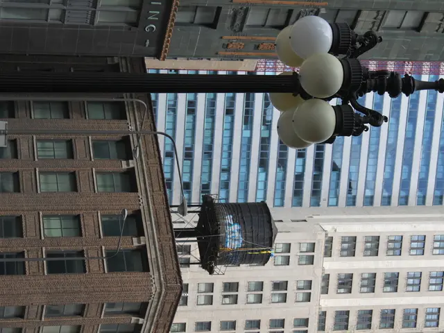 Il Marocco prova pannelli solari galleggianti per conservare l'acqua e produrre elettricità