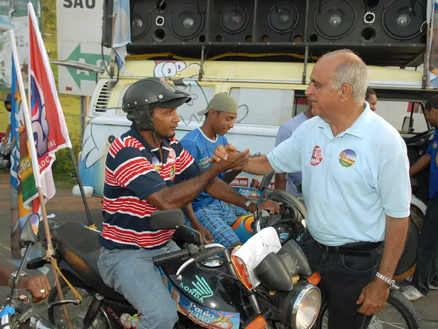 TikTok Impone Limite: Gli utenti Possono Inviare Fino a 3 Messaggi Prima Che il Destinatario...