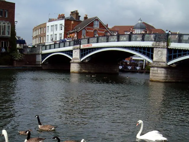 Persone in attesa ad Amburgo