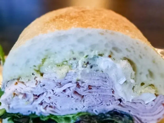 Influenza Dietetica sulle Realtà Alternate: Possibili Impatti sulle Esperienze di Realtà Soggettiva