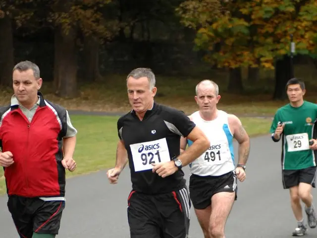 Incidente alla Maratona di Città del Messico causato dall'atleta Bache; il concorrente paralimpico...