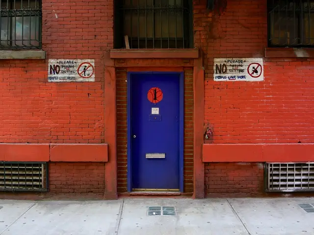 Il colore della porta d'ingresso di Jessica Simpson, scelto per scopi terapeutici, continua ad...