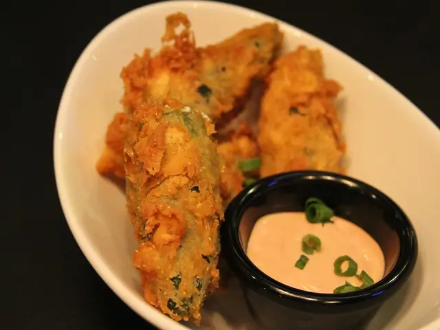 Debito sull'estetica delle cucine di colore scuro: i diseñadores condividono le loro intuizioni sul...