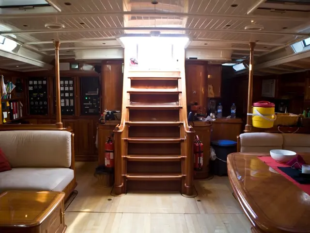 Esplorando lo studio di arte fait-main di Lucy Tiffney nel suo giardino - 'abbiamo creato un spazio...