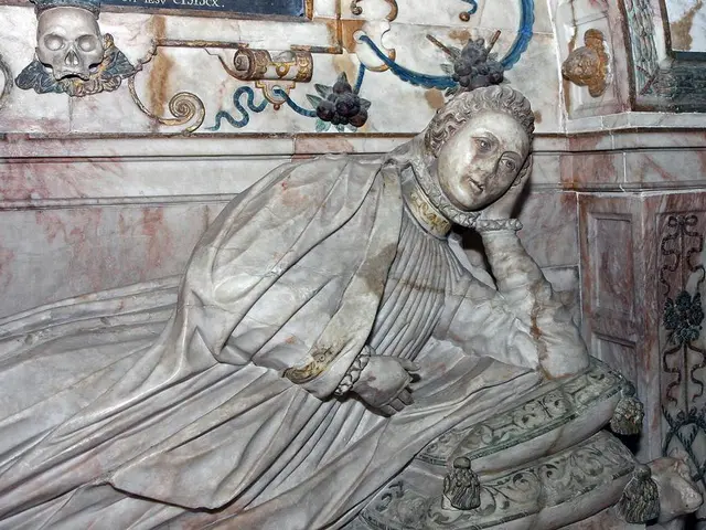 Emma Stone ha notato straordinarie somiglianze tra 'Bugonia' e Luigi Mangione, accusato di aver...