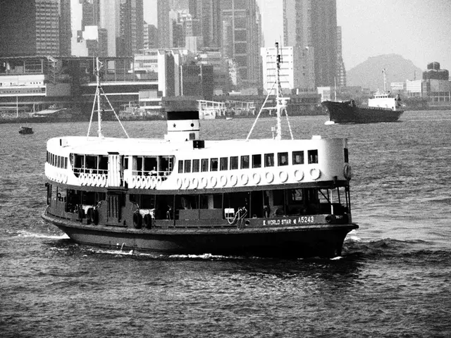 Il regista napoletano Gianfranco Rosi parla della sua creazione cinematografica 'Sotto le Nuvole',...