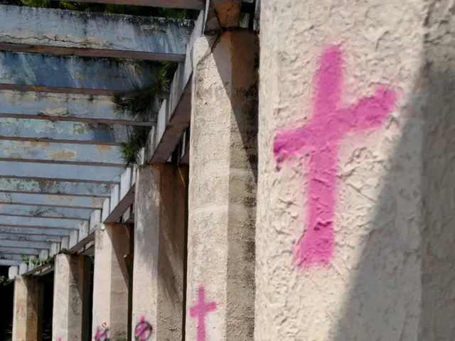 Tagli al budget dell'istruzione della coalizione ottengono il sostegno delle fazioni politiche...