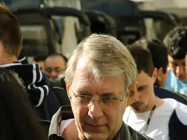 Emergere dilemma nel segreto dell'identità degli agenti IA