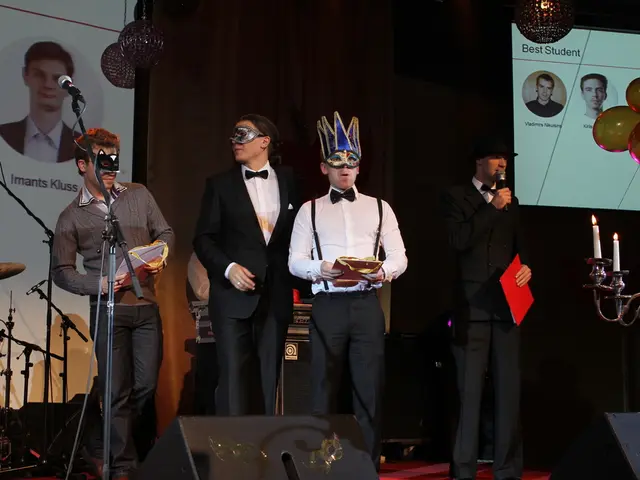 Talentuosi Voci da Ruoli Dal Vivo di Rec pirto: Una Lista di 32 Acclamati Attori