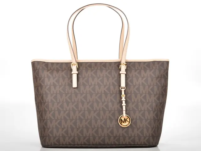 Tesla migliora la sicurezza attraverso l'aggiornamento over-the-air (OTA), ottimizza il deploy...