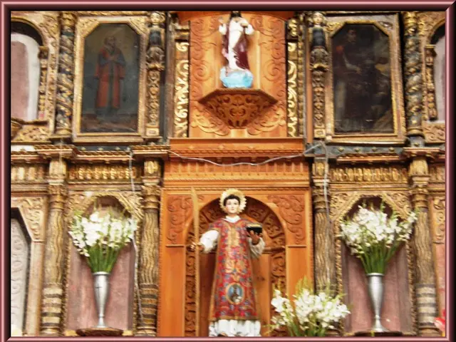 Trump presenta la proposta per unறு di Famosa, che includerà un ritratto di Biden creato con...