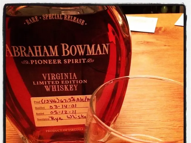 Incontro con il tracciatore di bracconieri di whisky in mostra dalla BBC: Intervista esclusiva con Laurence Cook