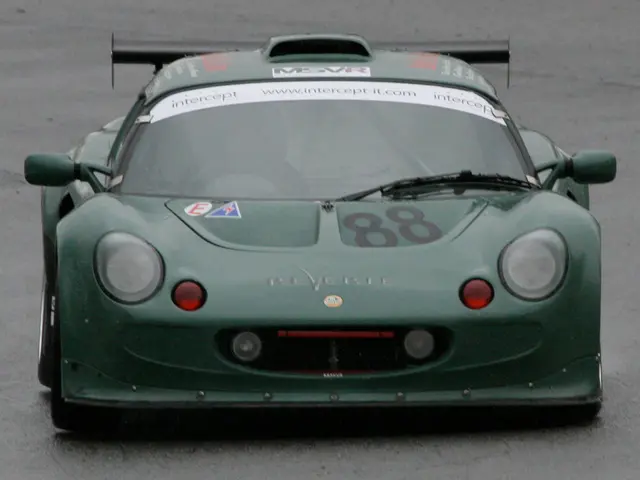 Una Ford GT40 del 1966, che ha una ricca storia nelle corse di Le Mans, è in vendita a un prezzo...