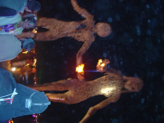 Avvenimenti insoliti al Burning Man, incluso un omicidio, accuse di attività demoniache e una...