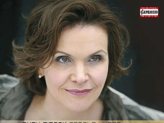 Jennifer Aniston svela i segreti dietro il suo incarnato radioso