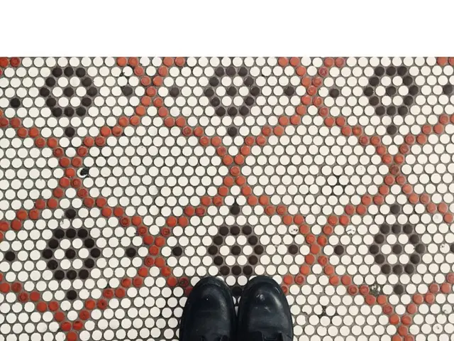 Risparmia quasi $35 e goditi questa passeggiata autunnale alla moda con un vantaggio impermeabile...