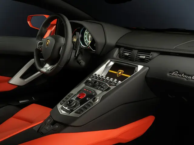  Gli elementi essenziali di un sistema di infotainment ideale consistono di: