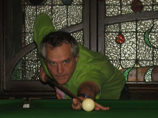 Campione del mondo di snooker, precedentemente detentore del titolo, si ritira improvvisamente...