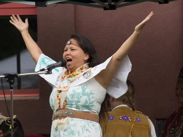 Esame di 'Duse': Pietro Marcello rivela un vivido ritratto di un'attrice estremamente esigente,...