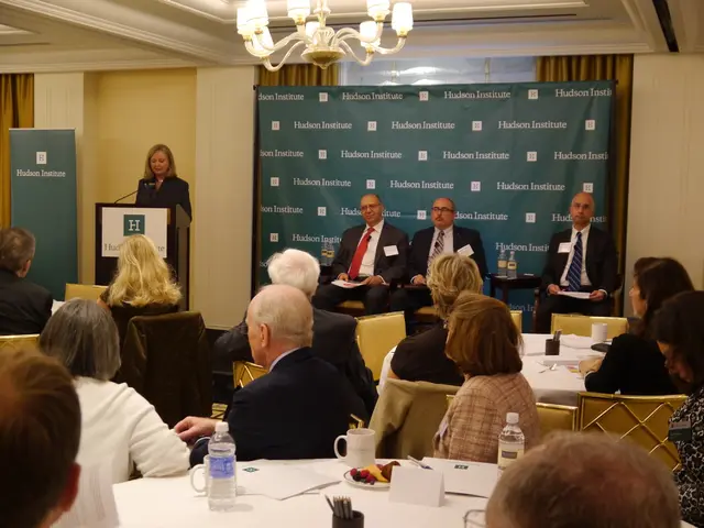 Candidato politico Hinson dichiara per il Senato degli Stati Uniti