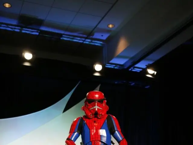 Rinascita drammatica lascia Peter Lanzani senza parole, suscita meraviglia tra i presenti