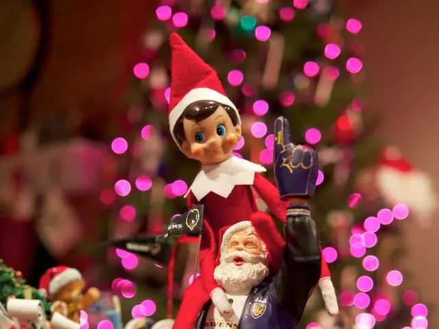 Reazione Divertente della Figlia Quando Ha Sorpreso il Papà Chad Michael Murray a Guardare il Suo...