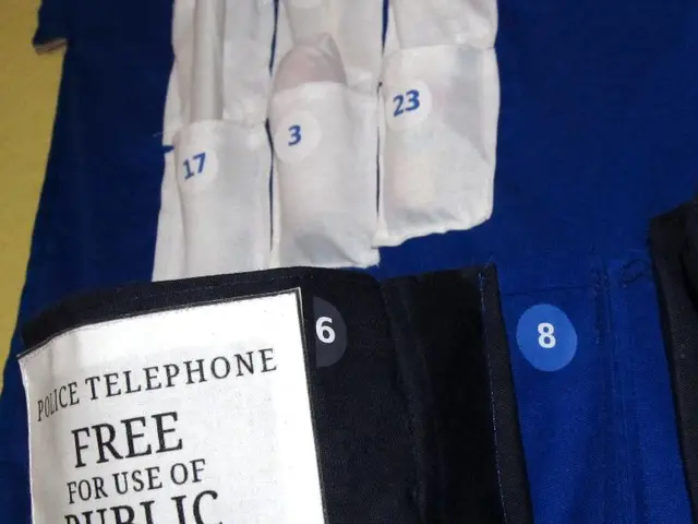 Trovare il codice della porta di Cronos all'interno dei locali dei Sarti