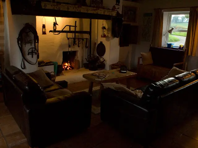 Incendio in camera d'albergo causato disordini