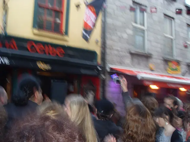 Il Regno Unito vara il divieto contro l'azione palestinese: i reporter e i dimostranti si...