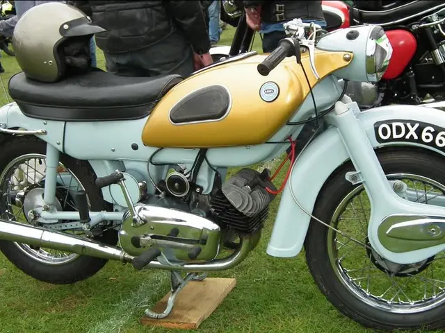 Avventurieri si preparano per un'escursione lungo il sentiero Adams Gulch, situato nella pittoresca...