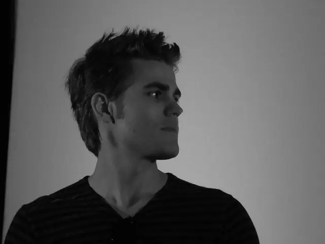 Le stelle rendono omaggio al leggendario stilista di moda