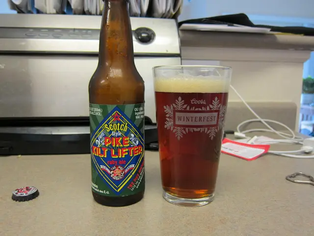 La ricarica elettrica per il nuovo modello Porsche Cayenne sarà wireless.