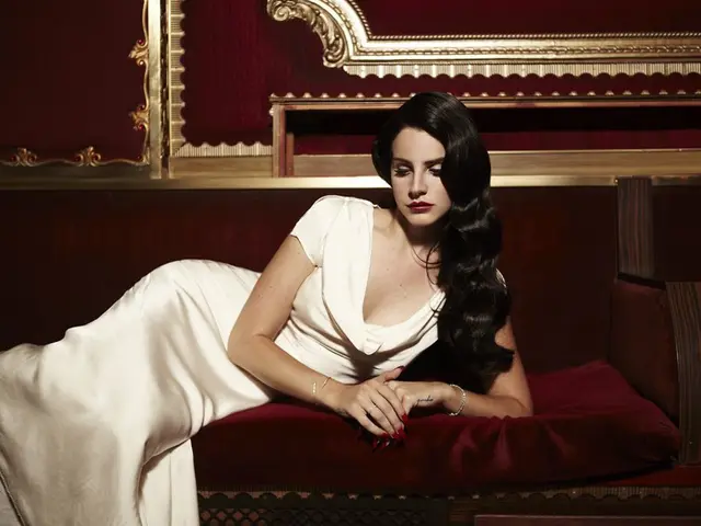 Ralph Lauren Soffici Cintie: Eleganza Impareggiabile per Confort Massimo