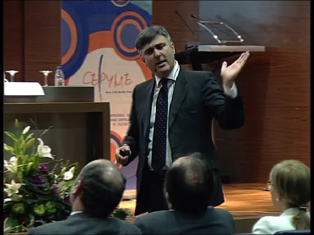 Gigante dell'edilizia JCB si esibirà come prendente ufficiale alla conferenza politica del...