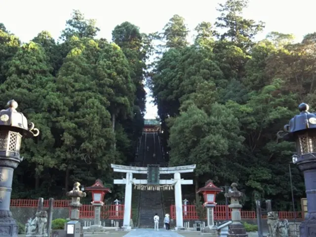 Prospettive Alternative dei Ricchi Fatti da Sé sulle Finanze vs. la Classe Media